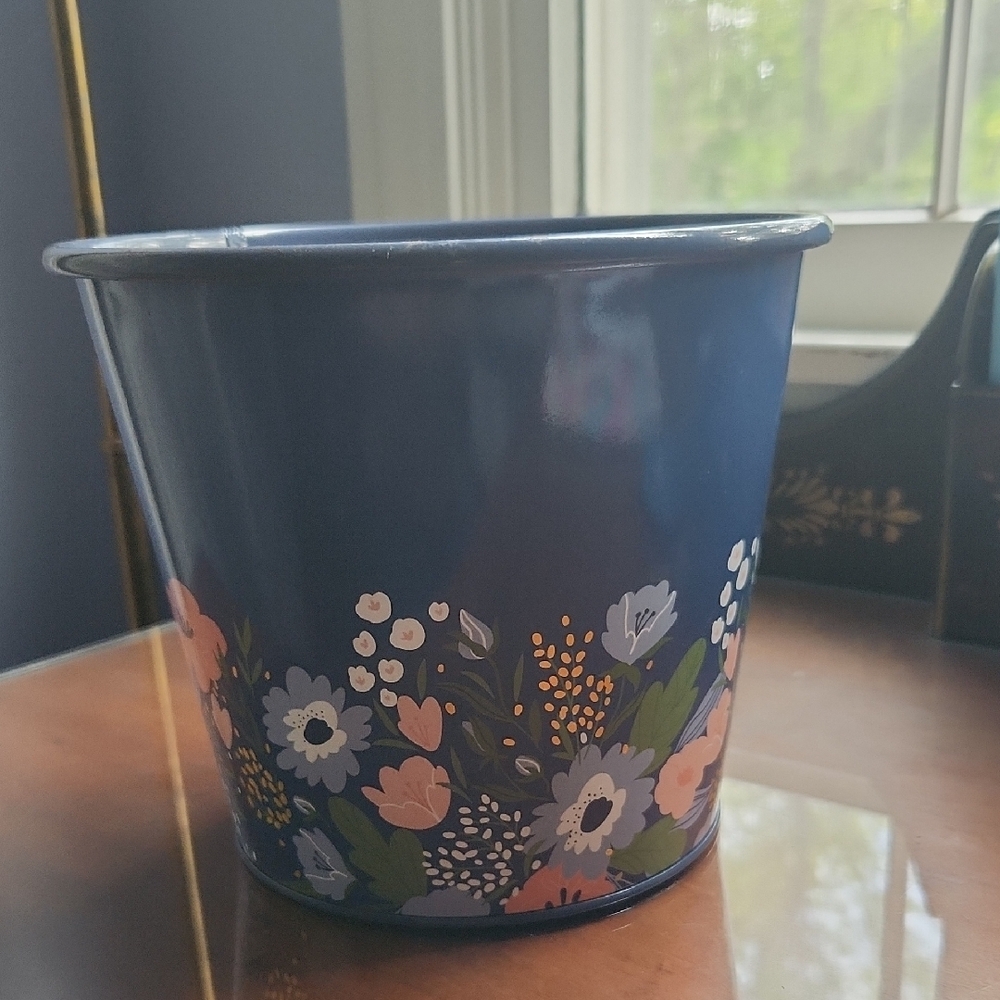 Floral Blue Metal Planter